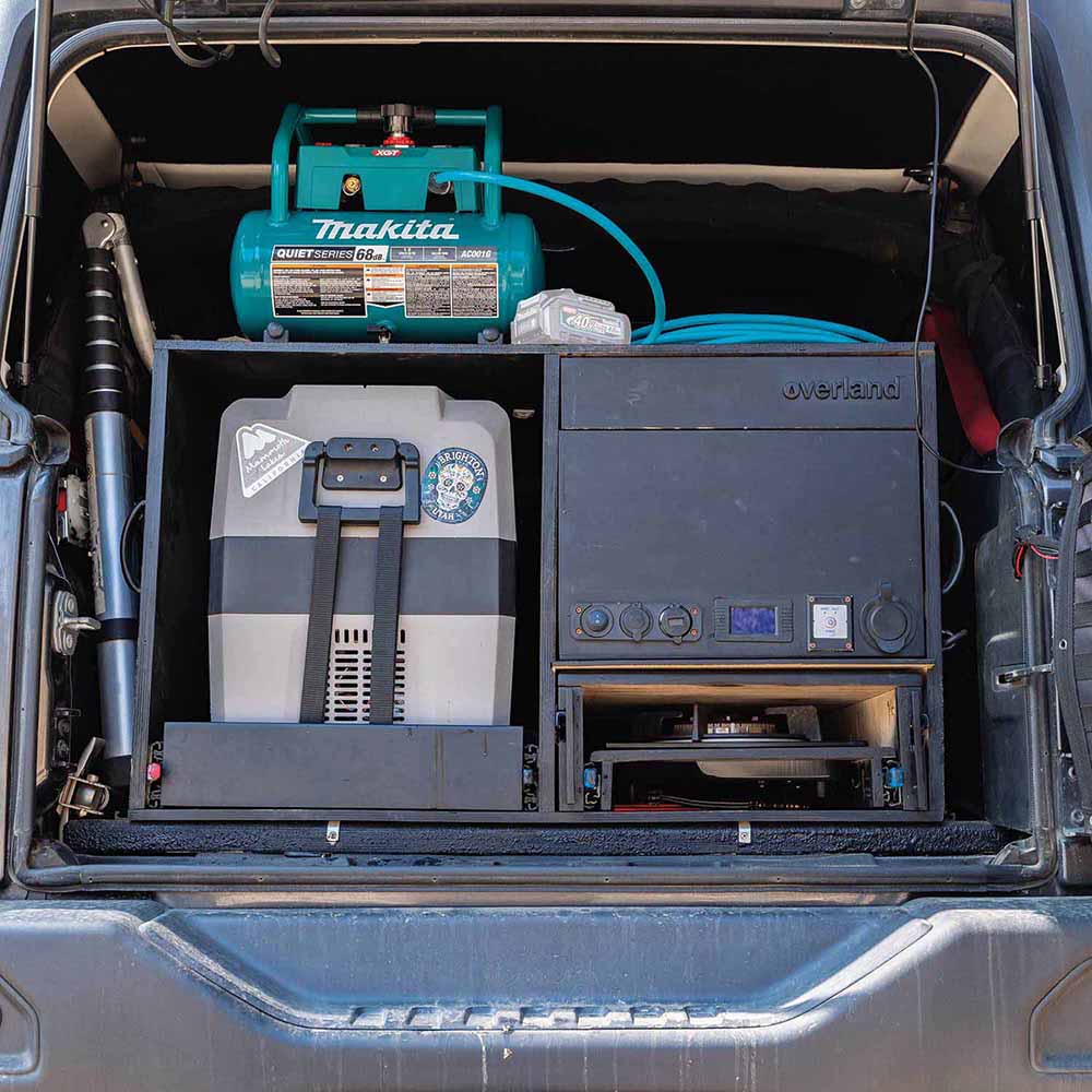 Makita AC001GZ 40V max XGT Brushless Cordless 2 Gallon Quiet Series Compressor, Tool Only