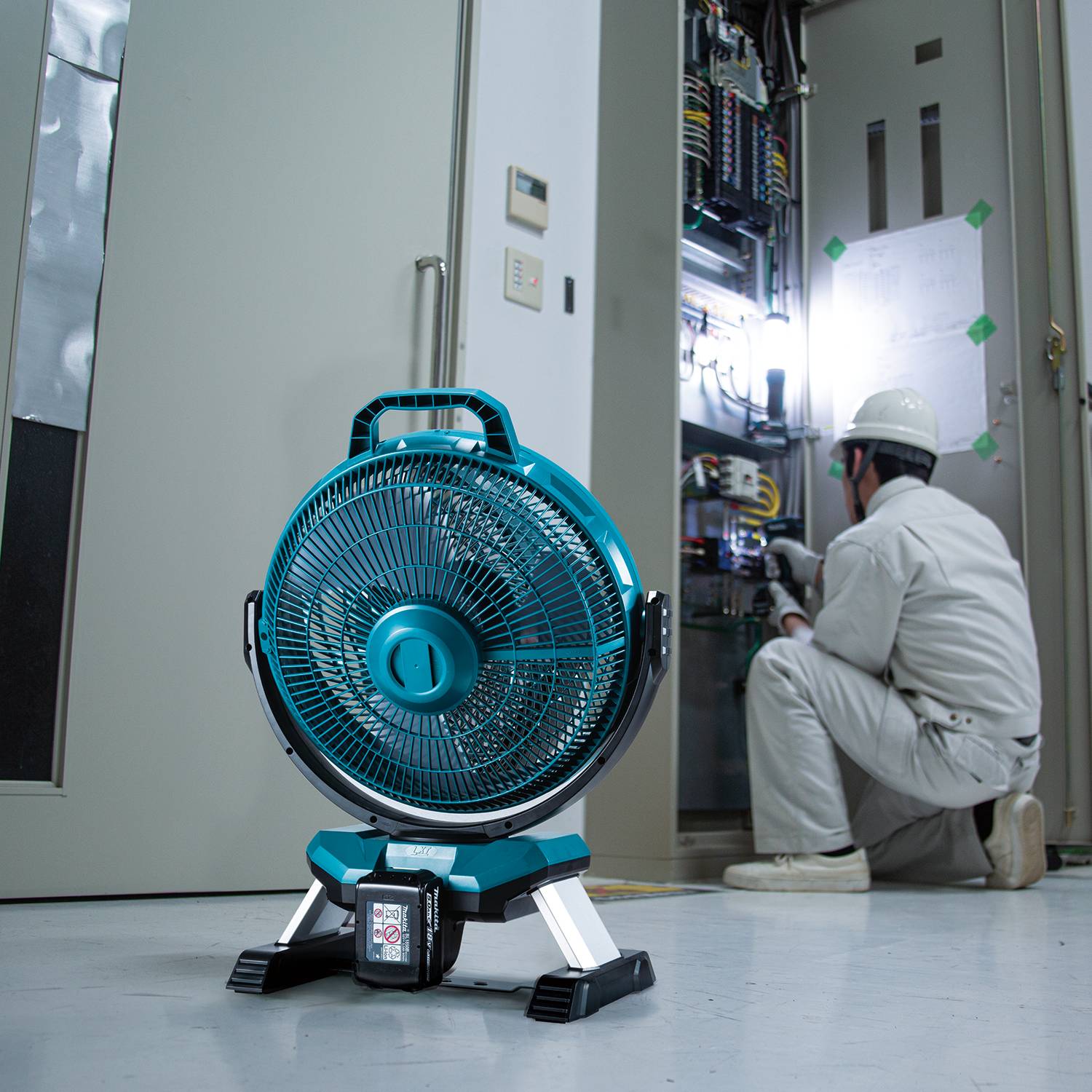 Makita DCF301Z 18V LXT Lithium-Ion Cordless 13" Fan, Tool Only