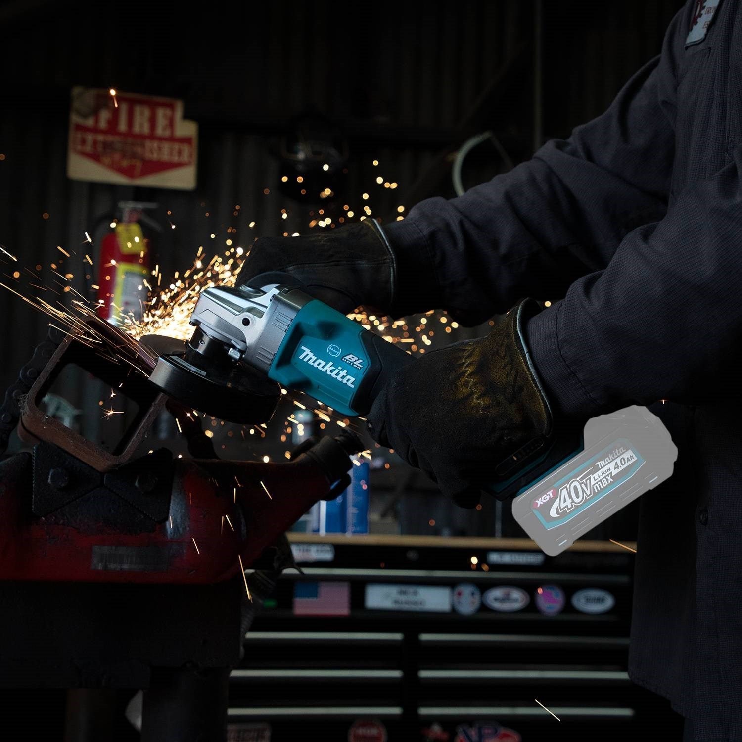 Makita GAG06Z 40V max XGT® 4-1/2” / 5" Paddle Switch Angle Grinder