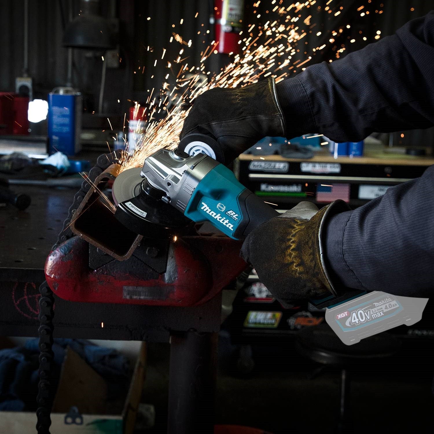 Makita GAG06Z 40V max XGT® 4-1/2” / 5" Paddle Switch Angle Grinder