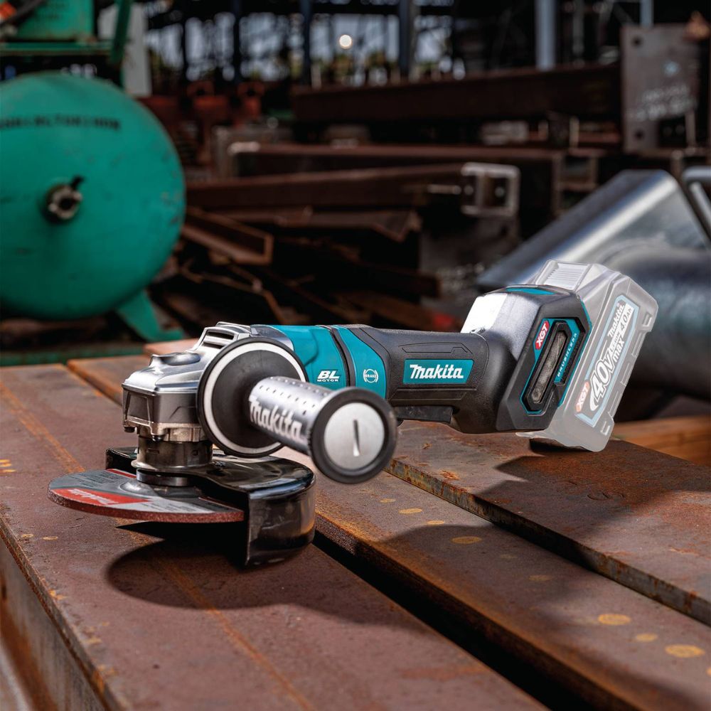 Makita GAG14Z 40V max XGT Brushless Cordless 4-1/2" / 6" Paddle Switch Angle Grinder, with Electric Brake, Tool Only