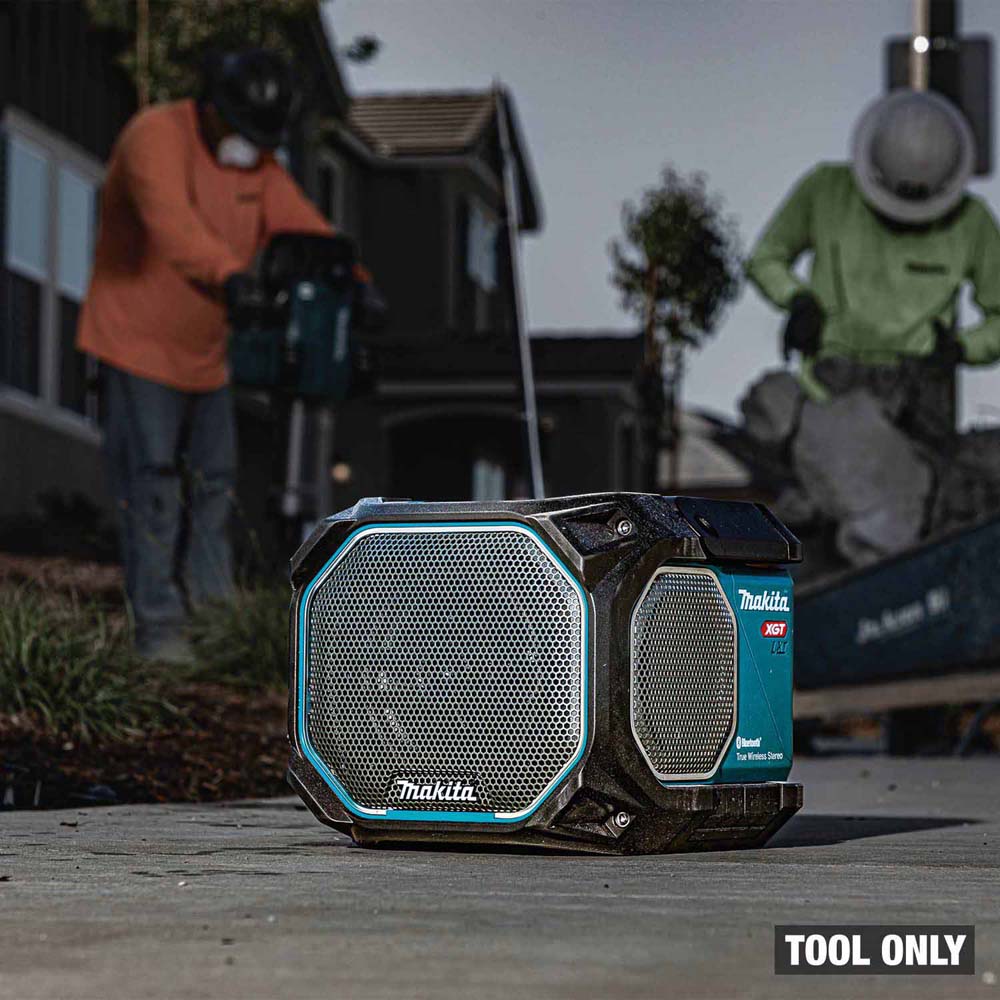 Makita GRM05 40V max XGT / 18V LXT Lithium?Ion Cordless/Corded Bluetooth Job Site Speaker (Tool Only)