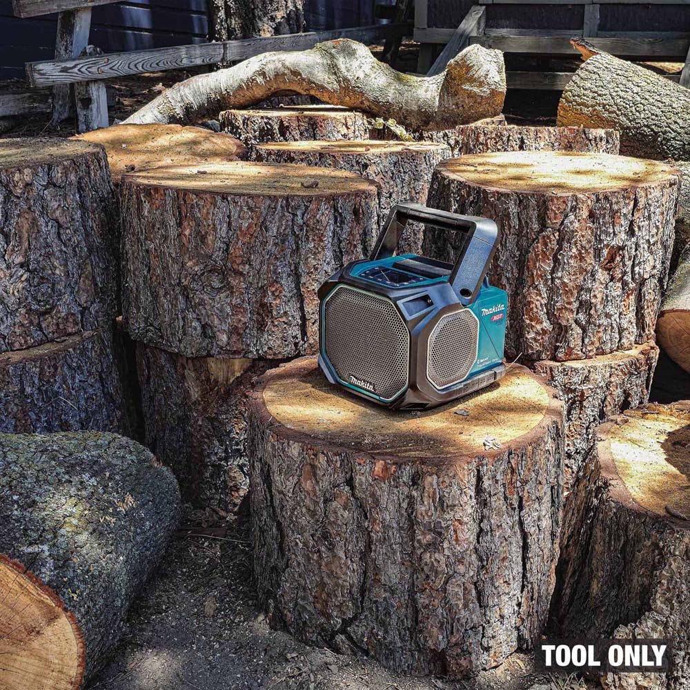 Makita GRM05 40V max XGT / 18V LXT Lithium?Ion Cordless/Corded Bluetooth Job Site Speaker (Tool Only)