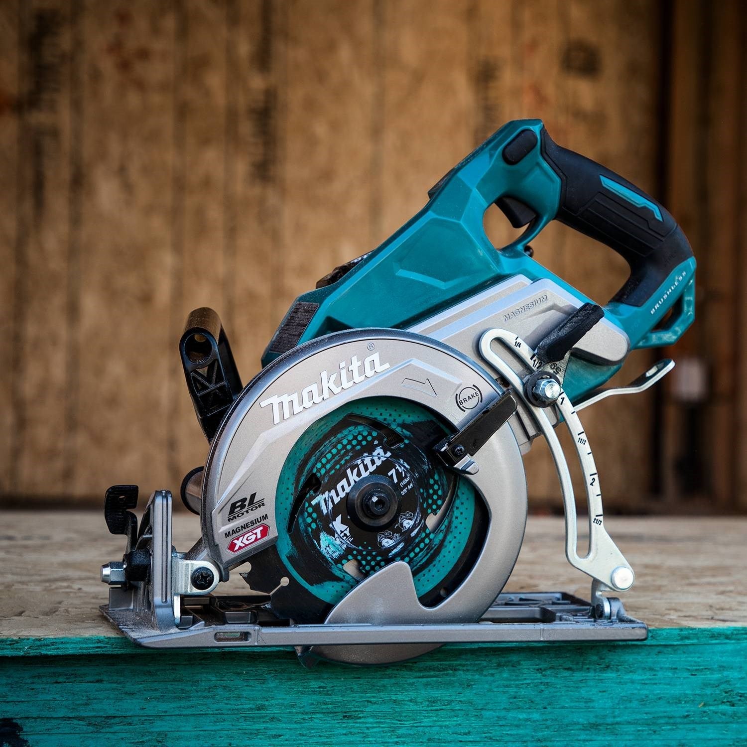 Makita GSR01Z 40V max XGT® Rear Handle 7-1/4” Circular Saw, Tool Only
