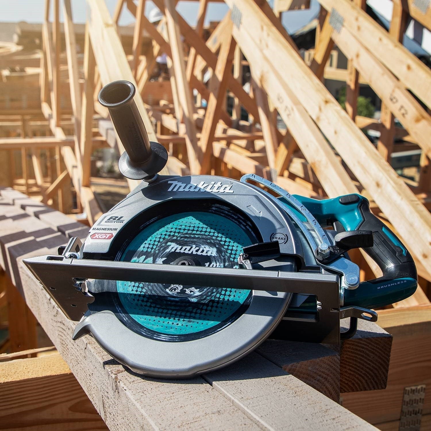 Makita GSR02M1 40V max XGT® Rear Handle 10-1/4"Saw Kit