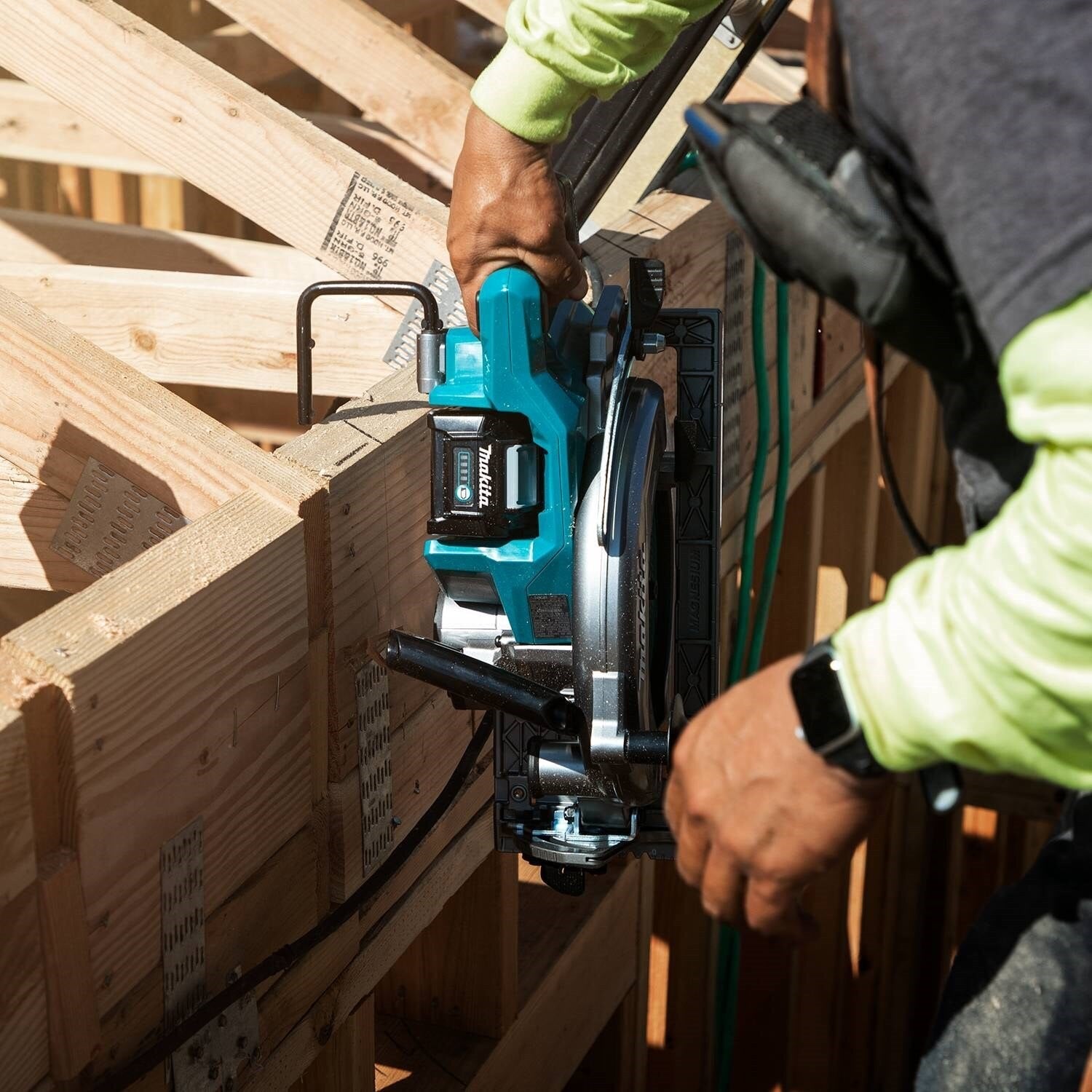 Makita GSR02M1 40V max XGT® Rear Handle 10-1/4"Saw Kit