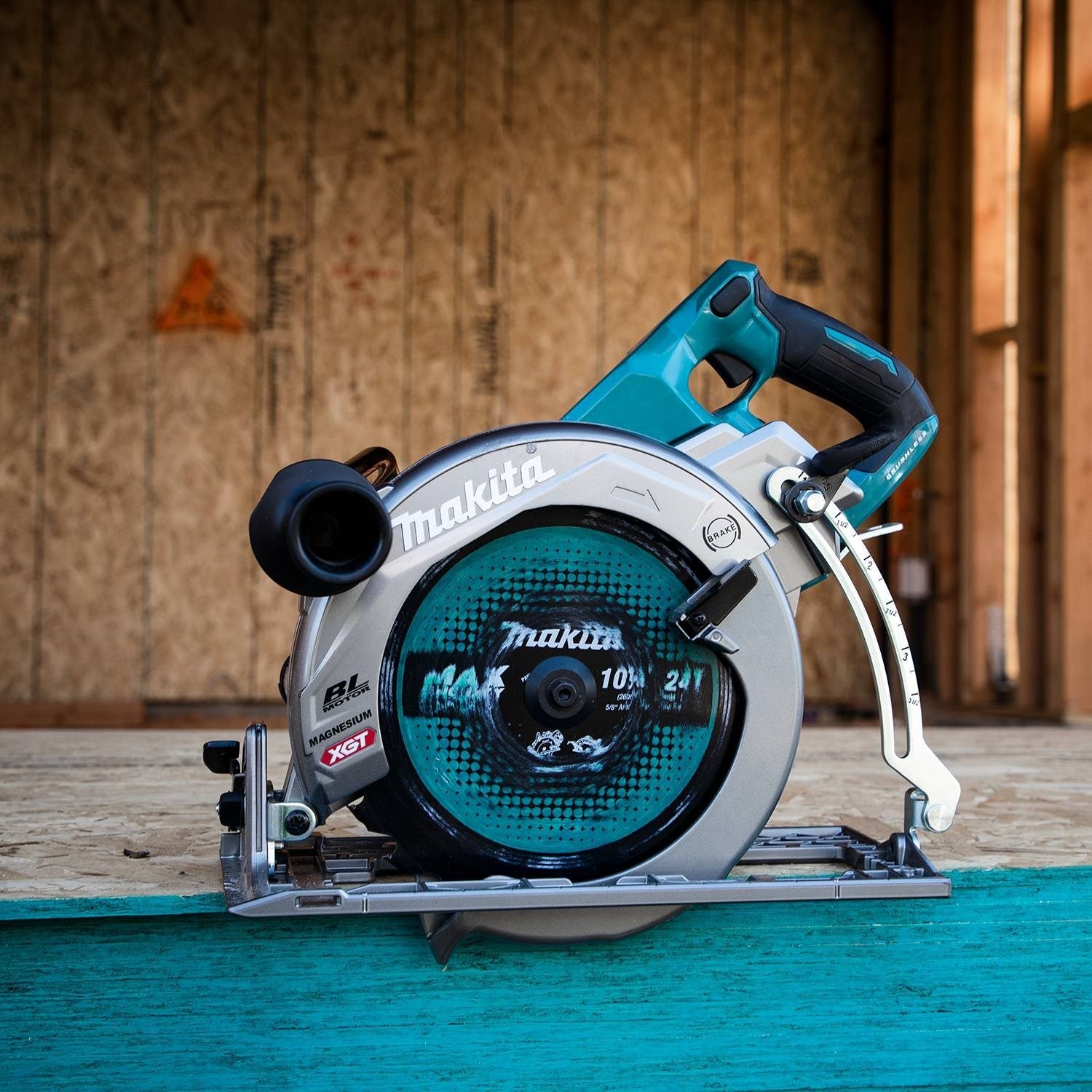 Makita GSR02Z 40V max XGT® Rear Handle 10-1/4" Circular Saw