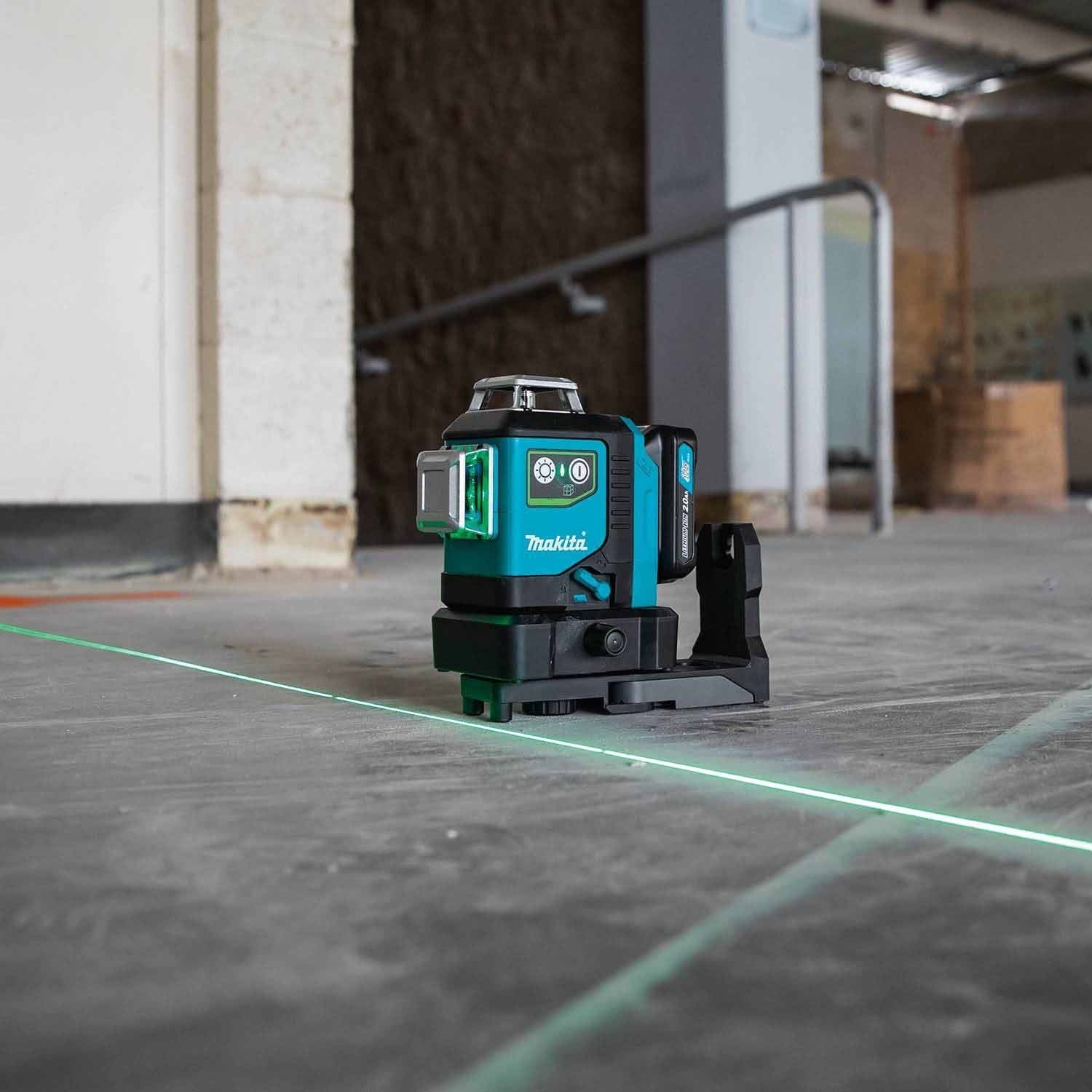 Makita SK700GDNAJ 12V max CXT Self-Leveling 360° 3-Plane Green Laser Kit