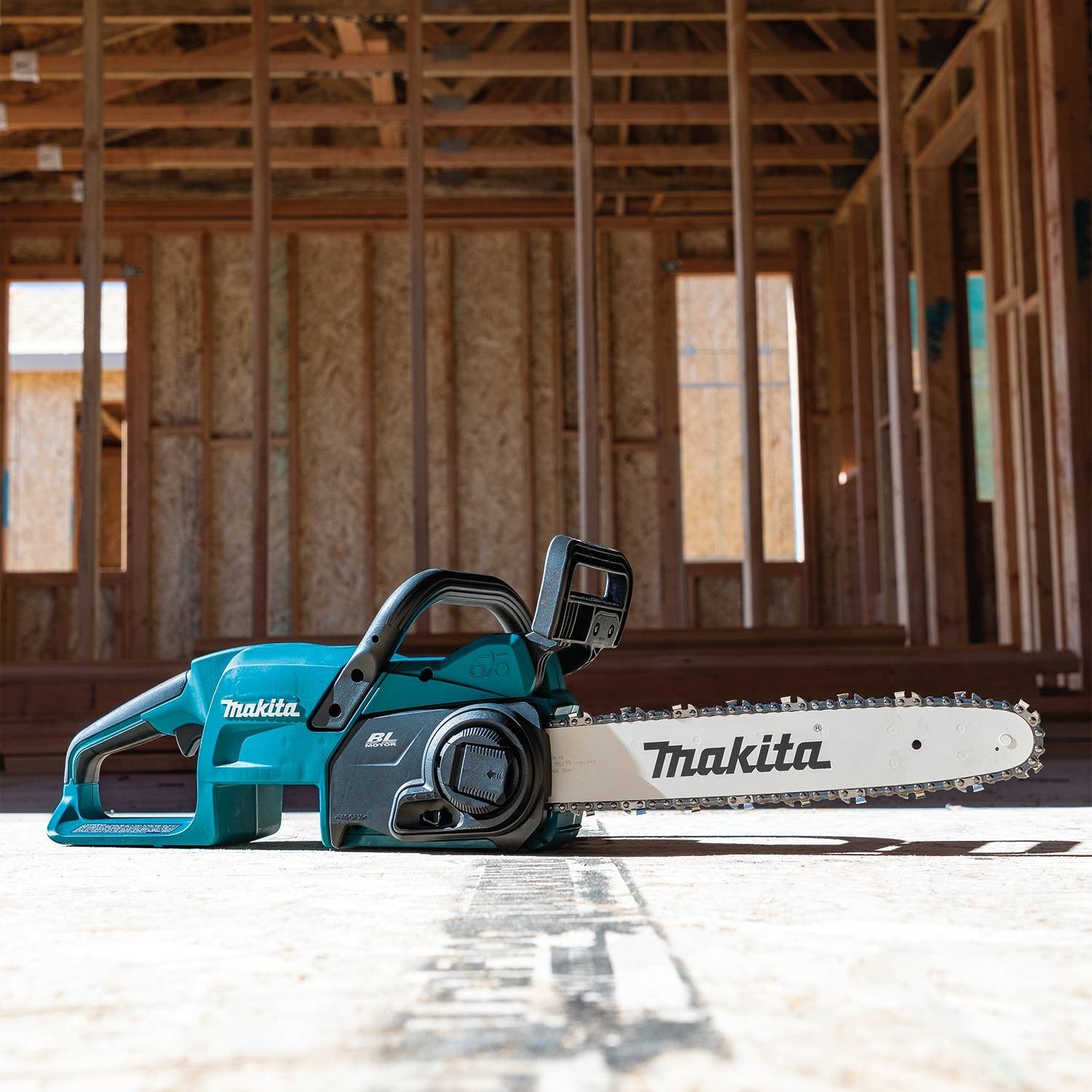 Makita XCU11Z 18V LXT Lithium-Ion Brushless Cordless 14" Chain Saw, Tool Only