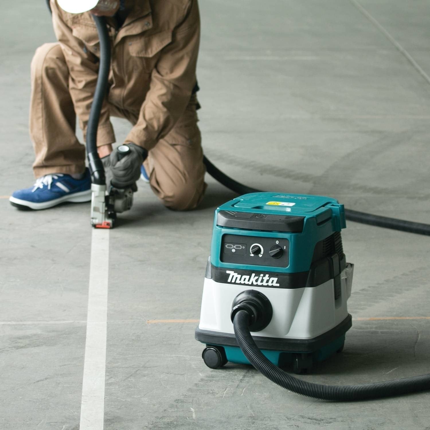 Makita XCV04Z 18V X2 LXT Li-Ion Cordless 2.1 Gallon Dry Vacuum Bare Tool