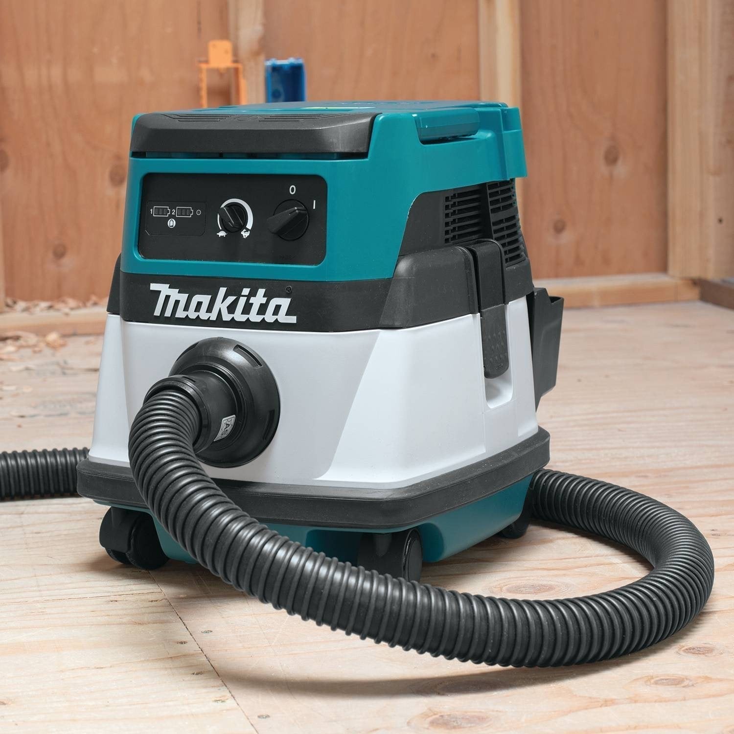 Makita XCV04Z 18V X2 LXT Li-Ion Cordless 2.1 Gallon Dry Vacuum Bare Tool