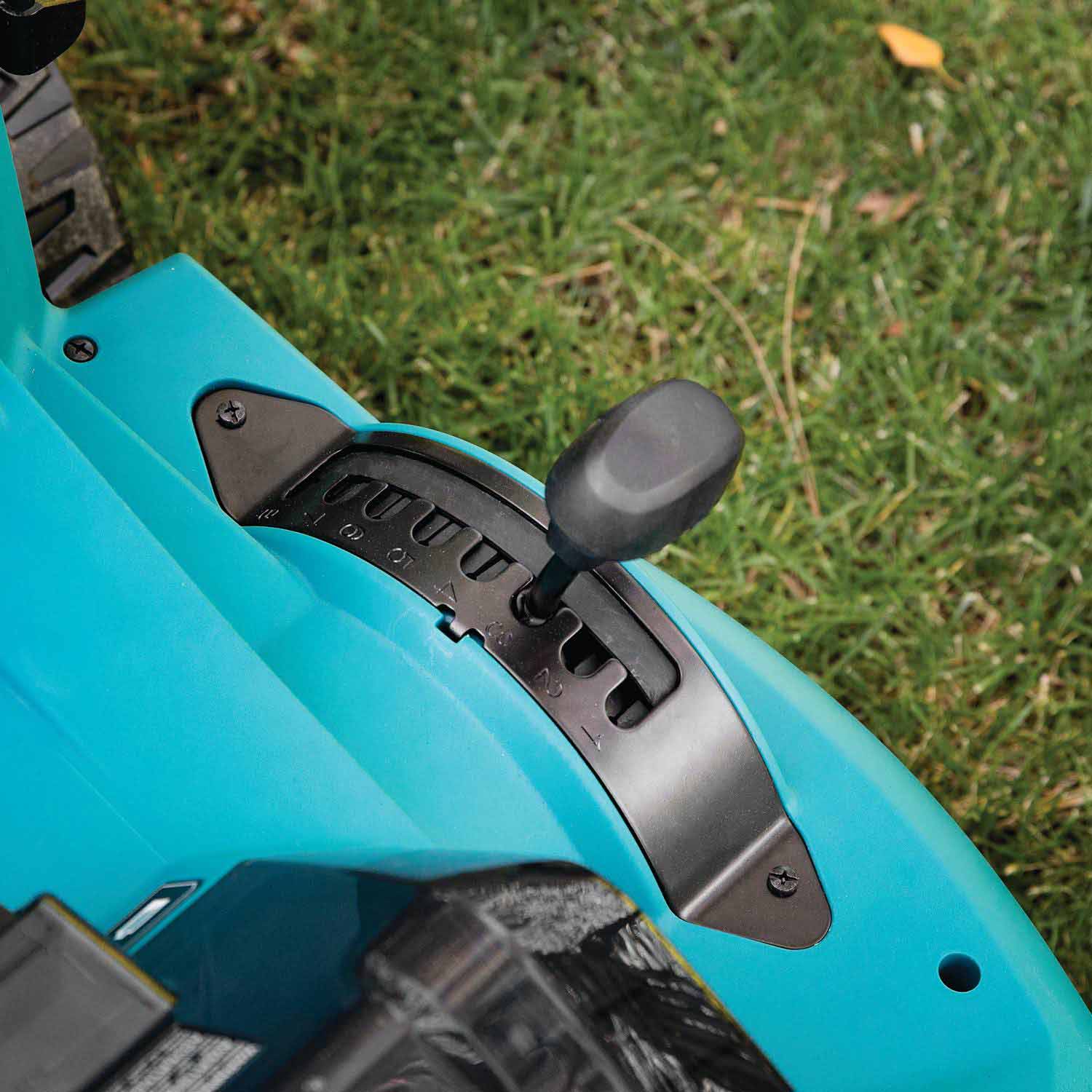 Makita XML11CT1 36V (18V X2) LXT® 21" Self-Propelled Lawn Mower Kit