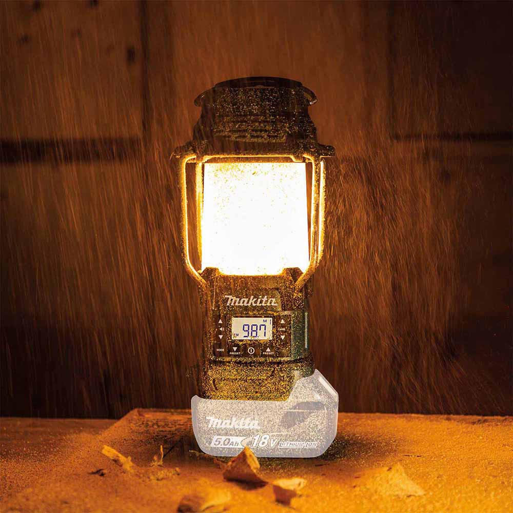 Makita XRM12 18V LXT Lithium-Ion Cordless Lantern with Radio, Tool Only