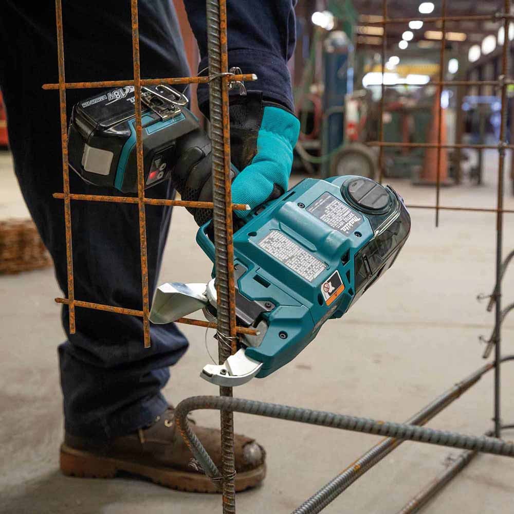 Makita XRT02TK 18V LXT Lithium-Ion Brushless Cordless Deep Capacity Rebar Tying Tool Kit (5.0Ah)