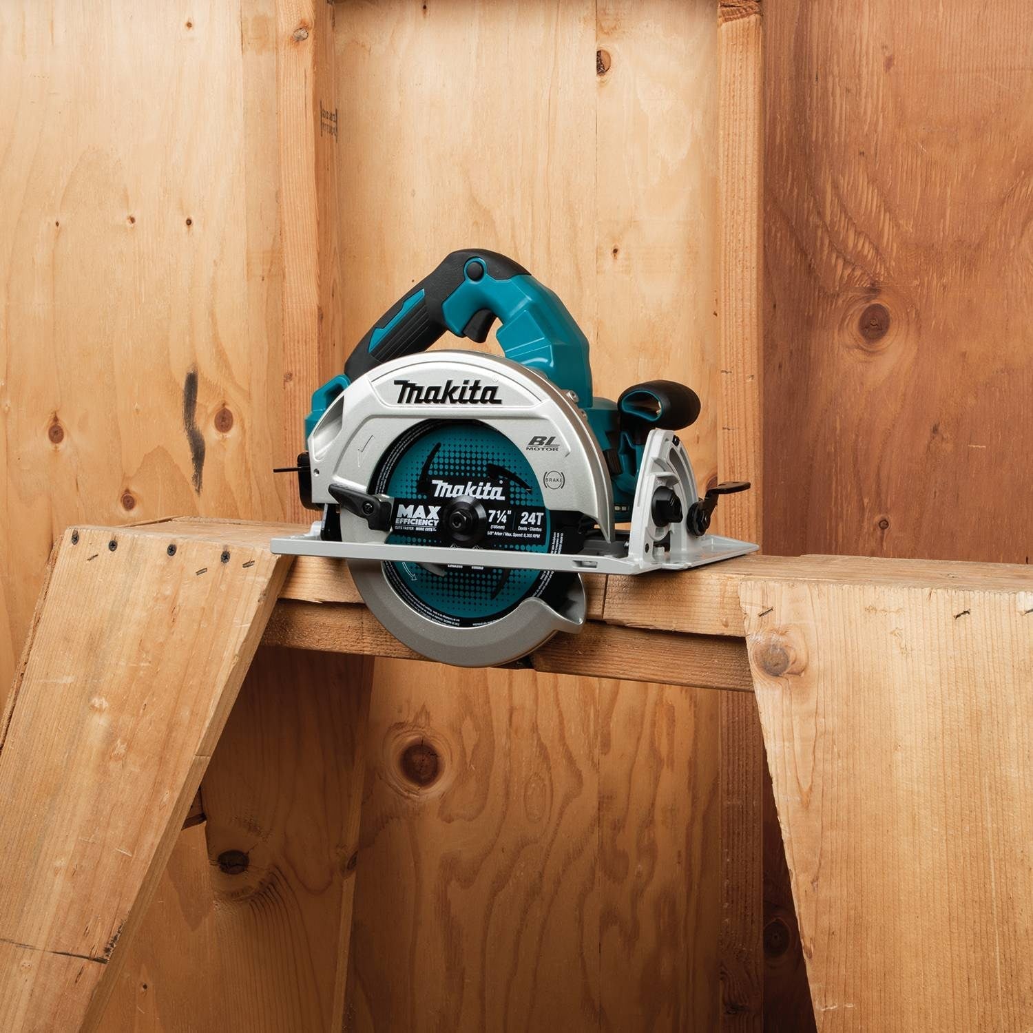 Makita XSH06PT 18V X2 LXT Lithium-Ion (36V) Brushless 7-1/4" Circular Saw
